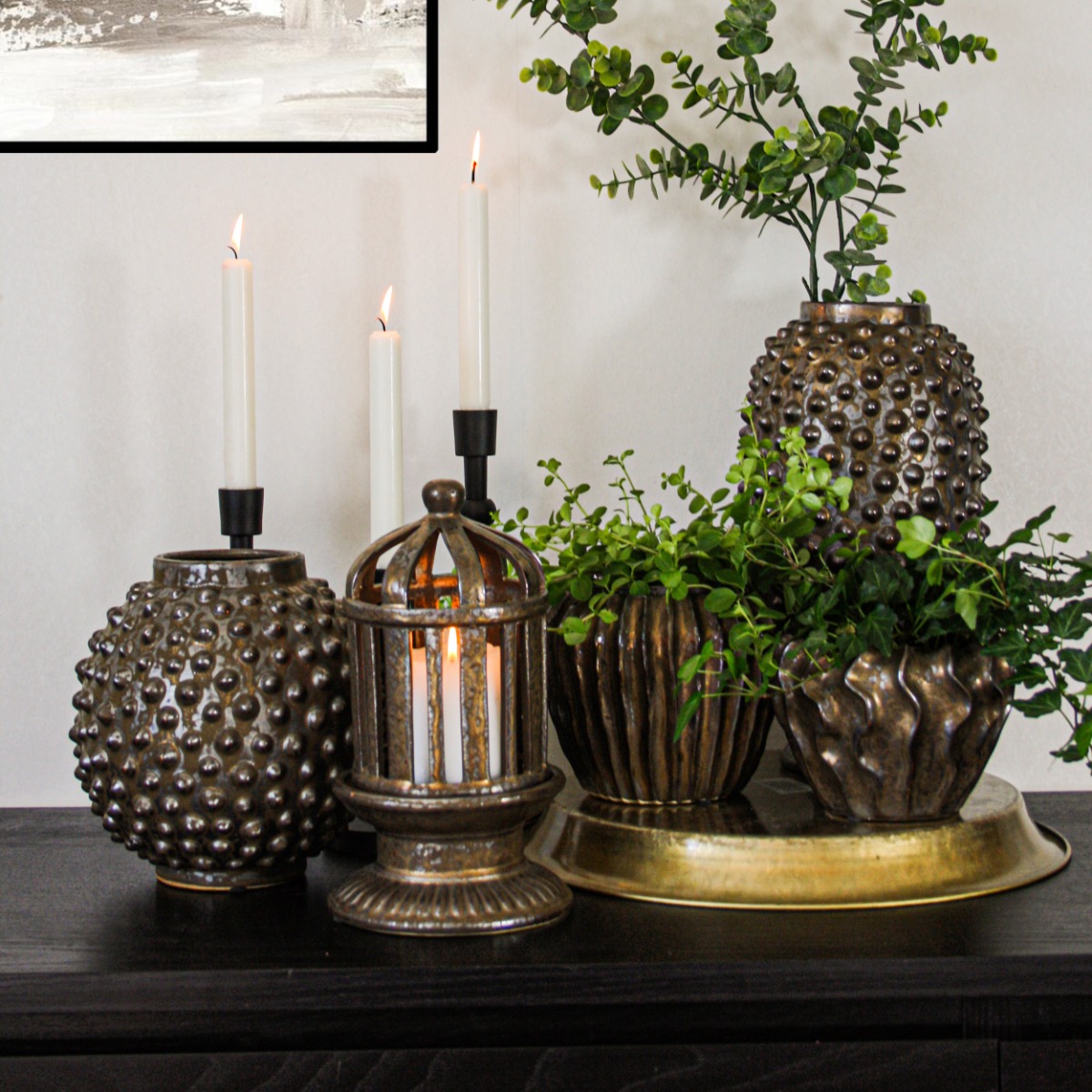 kruka-mellan-rafflad-brons-inredning-miljo